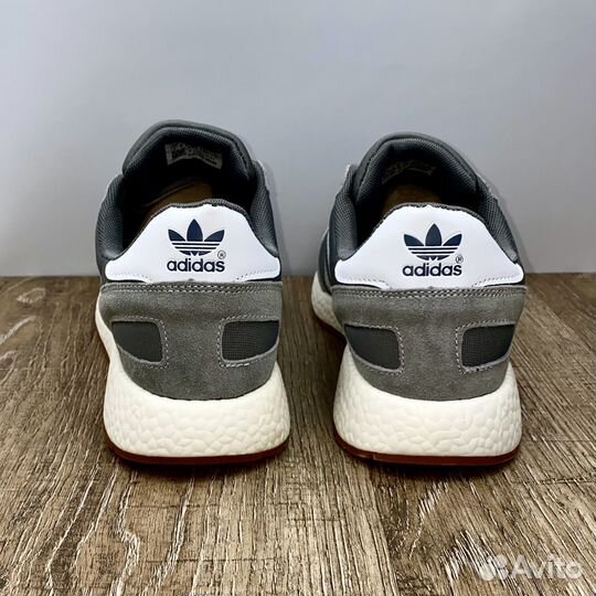 Кроссовки Adidas Iniki