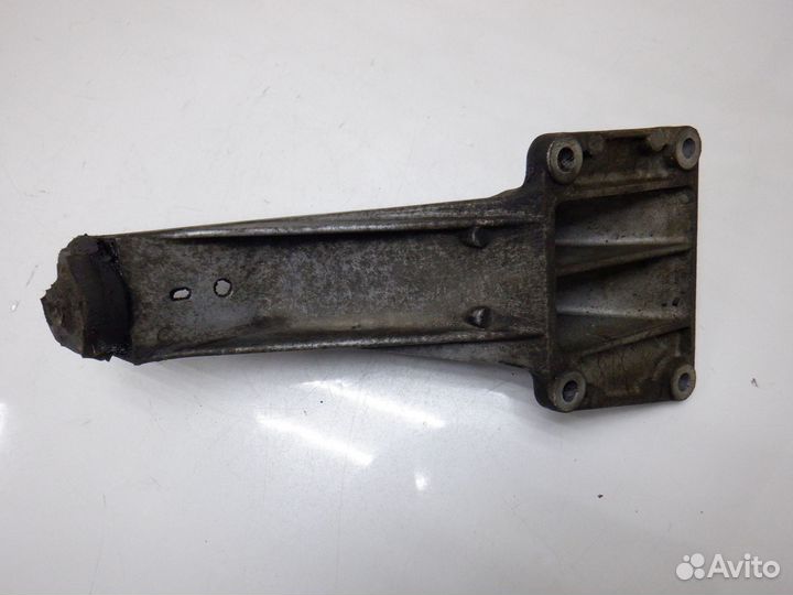 Кронштейн двигателя BMW 5 E39