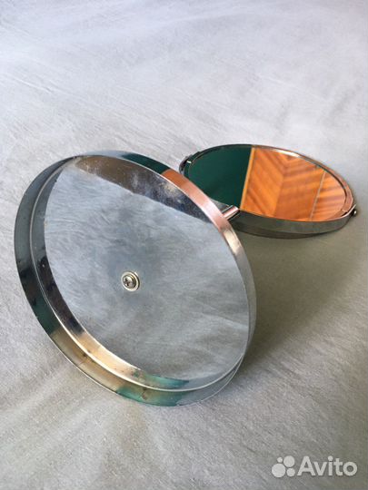 Зеркало настольное круглое с увеличением