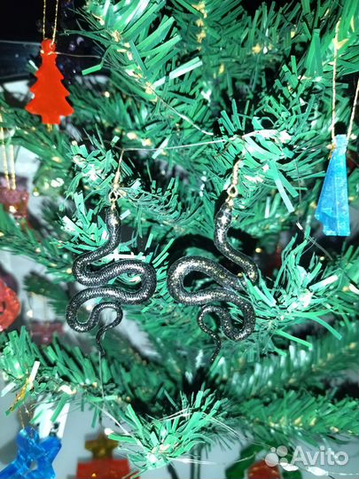 Серьги Змейки символ 2025 года