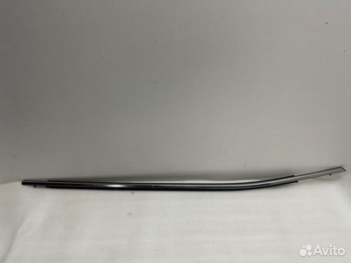 Молдинг на дверь передний правый Toyota Camry