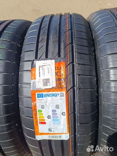 Tracmax X-Privilo TX3 225/55 R18