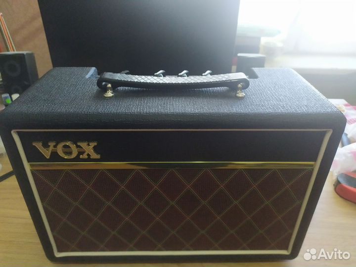 Гитарный комбоусилитель