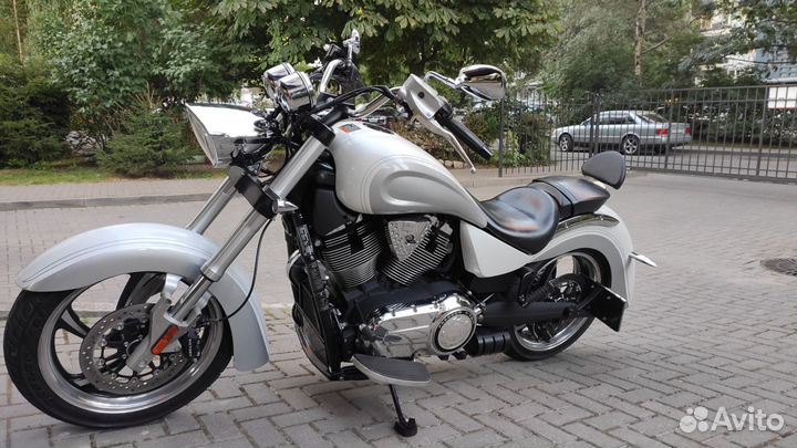 Аренда мотоцикла Victory Kingpin для фотосессии