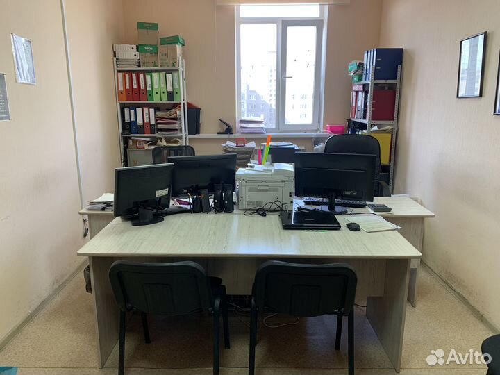 Столы офисные, тумбы, стелажи