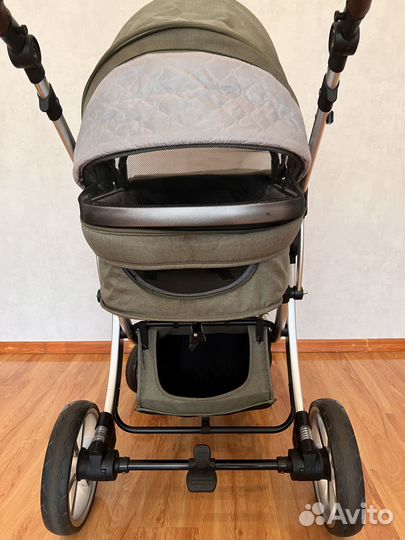 Продам детскую коляску 3 в 1
