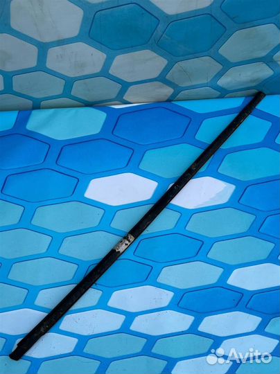 Накладка стекла заднего левого 3C9839477