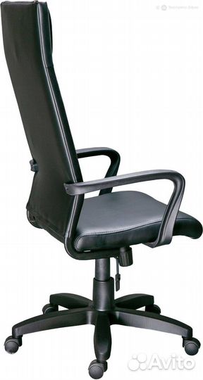 Кресло для руководителя Клерк PL плюс
