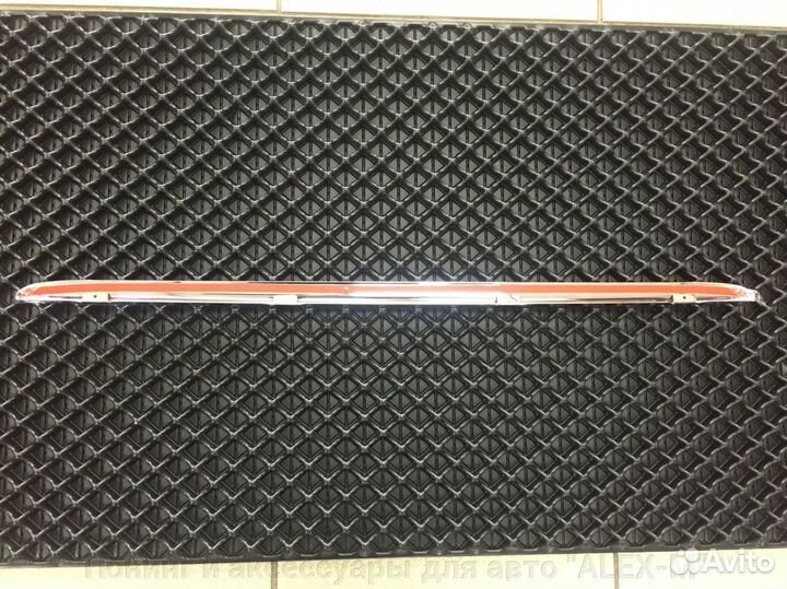 Накладка над номером багажника BMW E 38 7-series