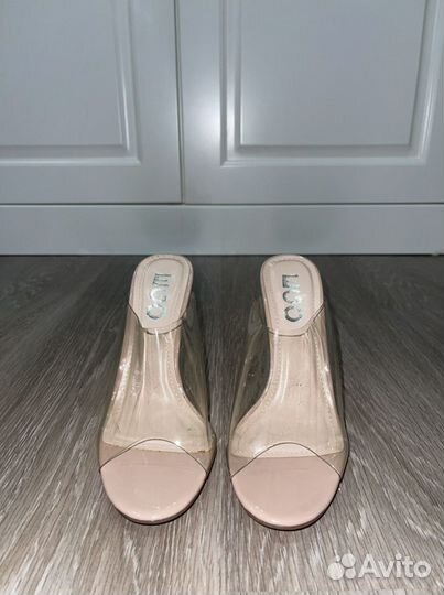 Босоножки новые