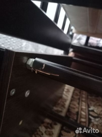 Детская кроватка с маятником