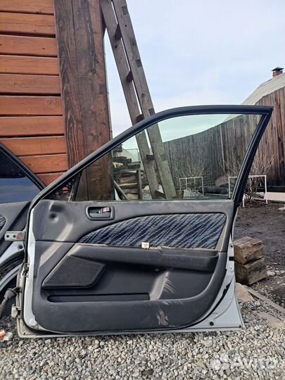 Двери от toyota Corona Premio 1998г