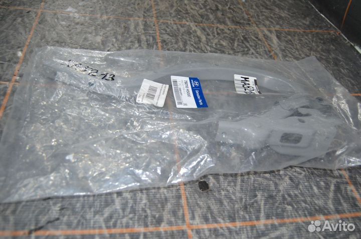 Петля крышки багажника левая - Hyundai Solaris 2