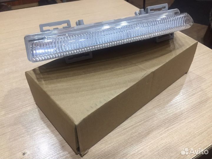 Туманка на mercedes benz е200 212 кузов правая