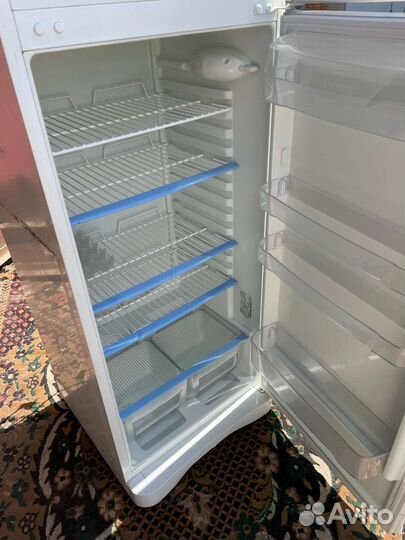 Холодильник indesit