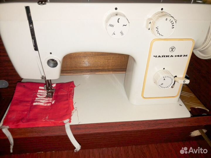 Швейная машинка Чайка 142м бу