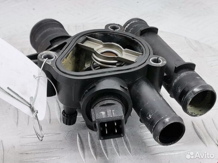 Корпус термостата Renault Laguna 2 рест. 2006