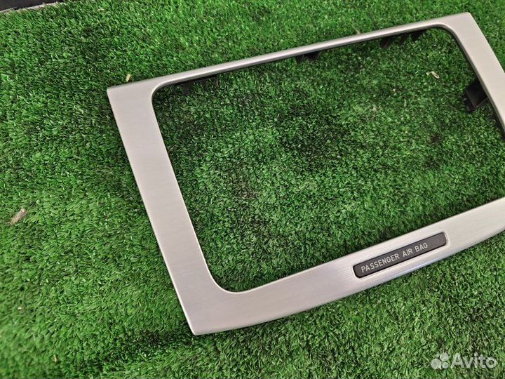 Рамка магнитолы Volkswagen Passat B6