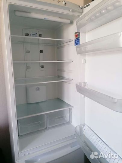 Холодильник бу indesit