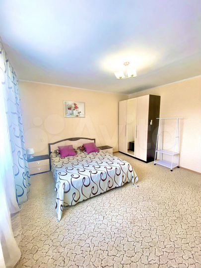 2-к. квартира, 80 м², 10/10 эт.