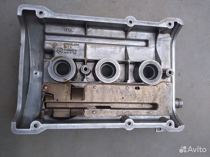 Клапанная крышка левая для Audi A6 (C5) 1997-2004