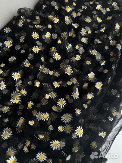 Ткань Сетка ромашки на черном