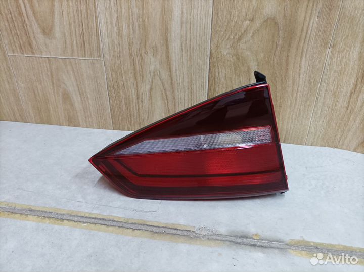 Фонарь левый внутренний Volkswagen Jetta 6 2010