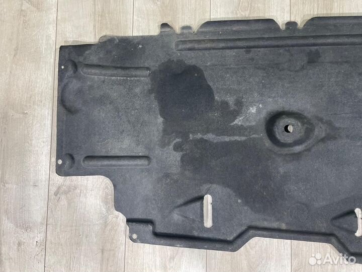 Защита днища кузова правая Volvo V40 MD4204T