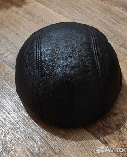 Мужская кожаная кепка