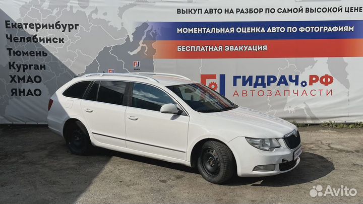 Защита двигателя Skoda Superb (3T)