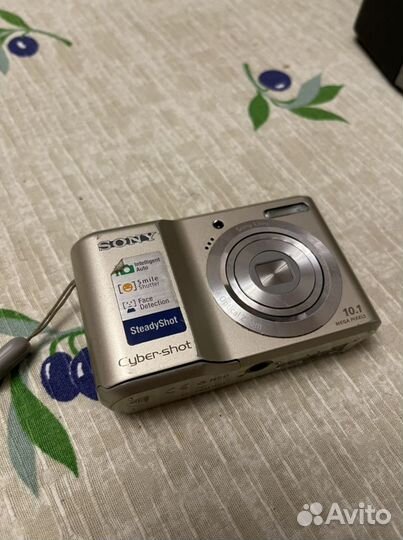 Sony Cyber-shot DSC-S2000