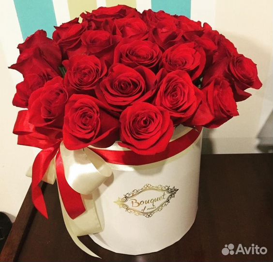 25 роз в шляпной коробке Бесплатная доставка