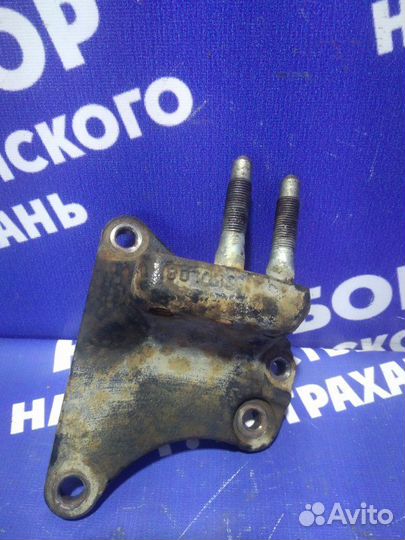 Кронштейн опоры двигателя Kia Cerato Koup купе