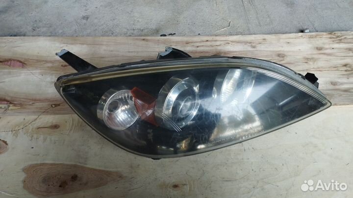 Фара правая Mazda Axela