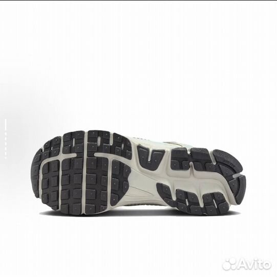 Кроссовки унисекс nike AIR zoom vomero 5 оригинал