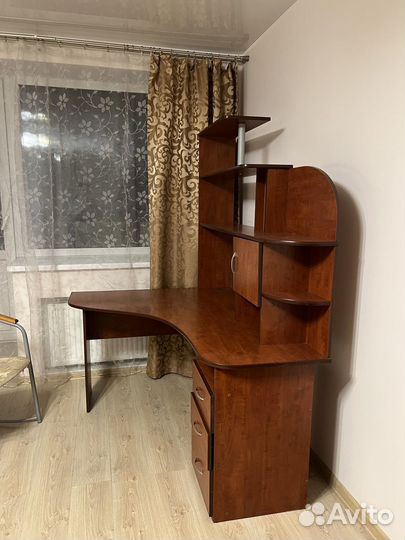 Стол письменный