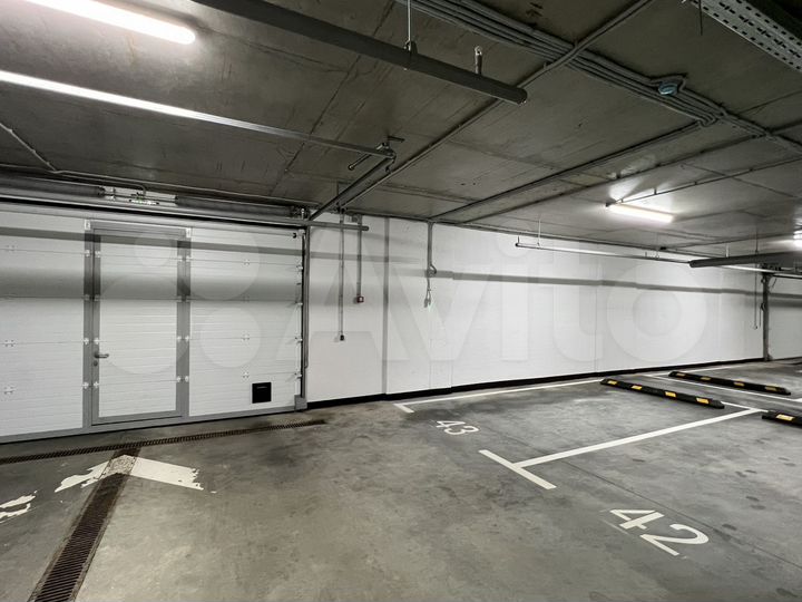 Машиноместо, 14 м²