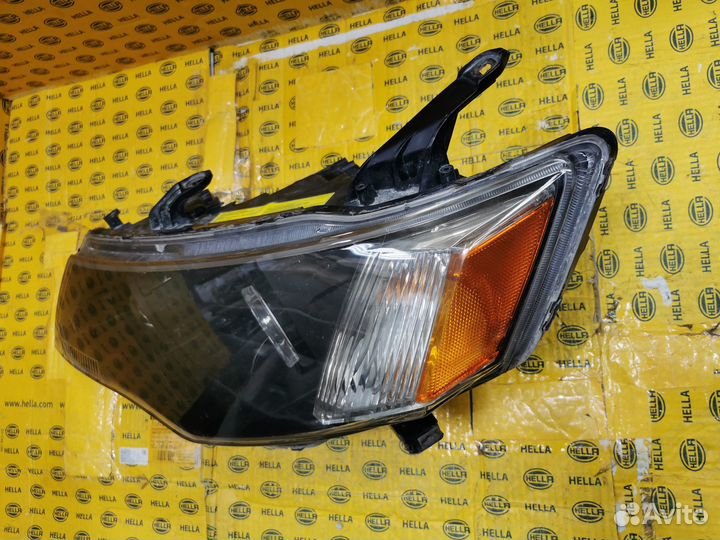 Стекло фары Outlander 2005 (1026)