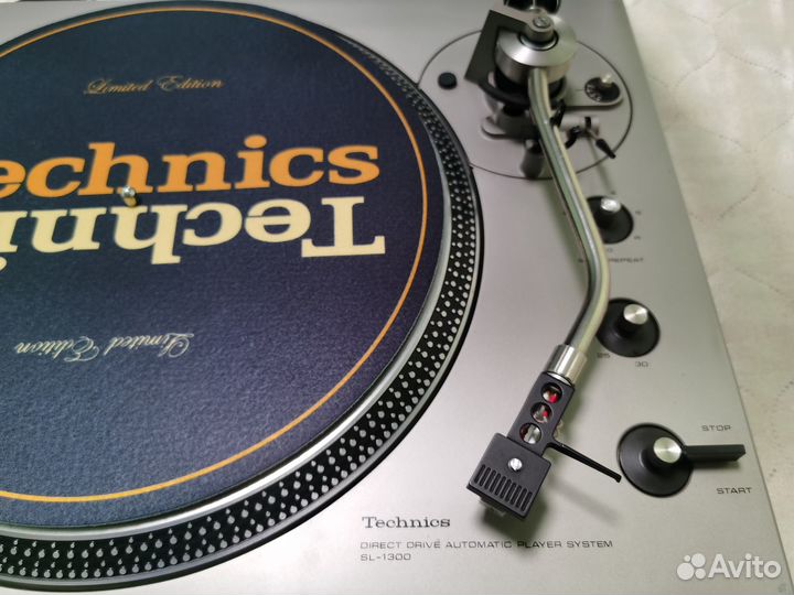 Проигрыватель винила Technics SL-1300