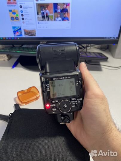 Вспышка Nikon SB-700