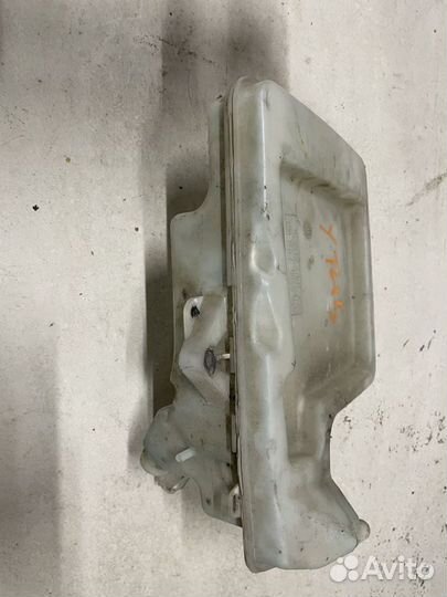 Бачок омывателя лобового стекла BMW 5 E60