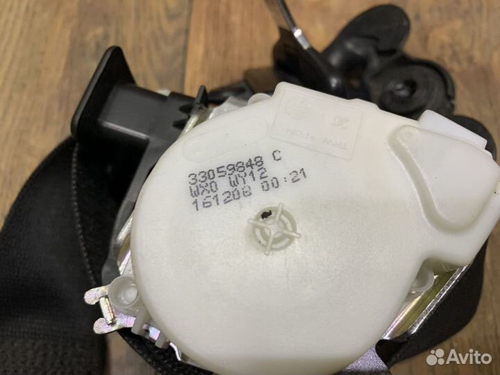 BMW 1-Series E87 Ремень безопасности передний