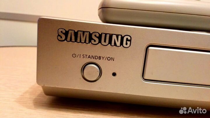 DVD плеер вместе с дисками