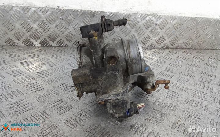 Заслонка дроссельная Renault Kangoo 1998