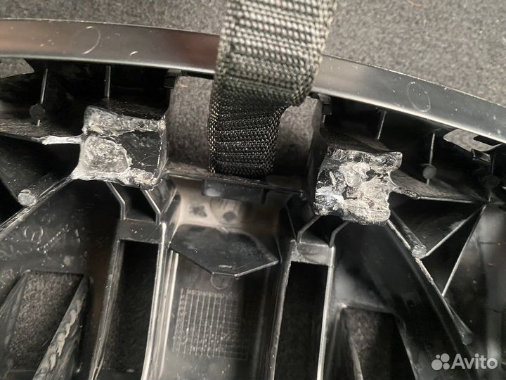 Активный передний подголовник Mercedes-Benz