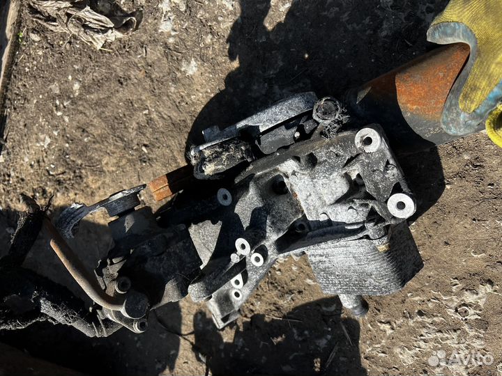 Крепление Гура Ауди q5 2.0л CDN