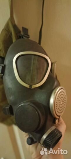 Противогаз с сумкой