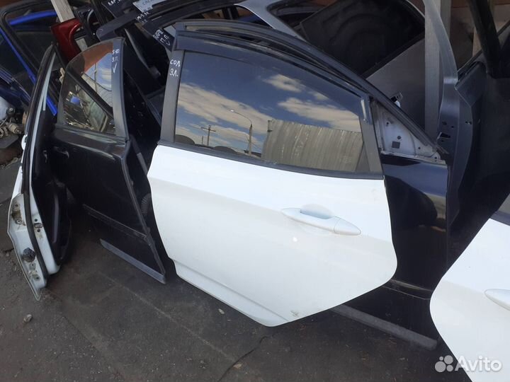 Дверь задняя левая Hyundai Solaris седан в сборе