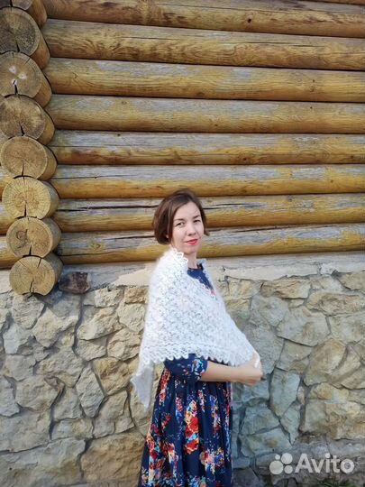 Шаль вязаная пуховая, ручная работа