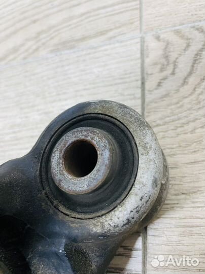 Кулак задний Honda Civic 4D